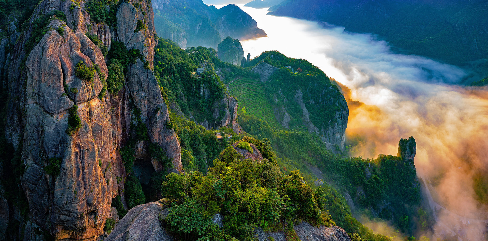 《奇秀雁荡山》