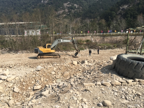 雁荡山防洪堤2.jpg