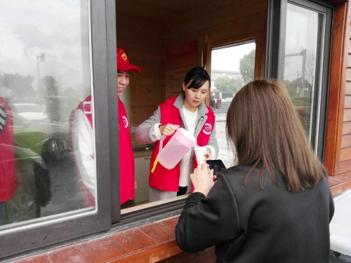 雁荡山管委会团委开展“学雷锋”志愿服务活动17.jpg